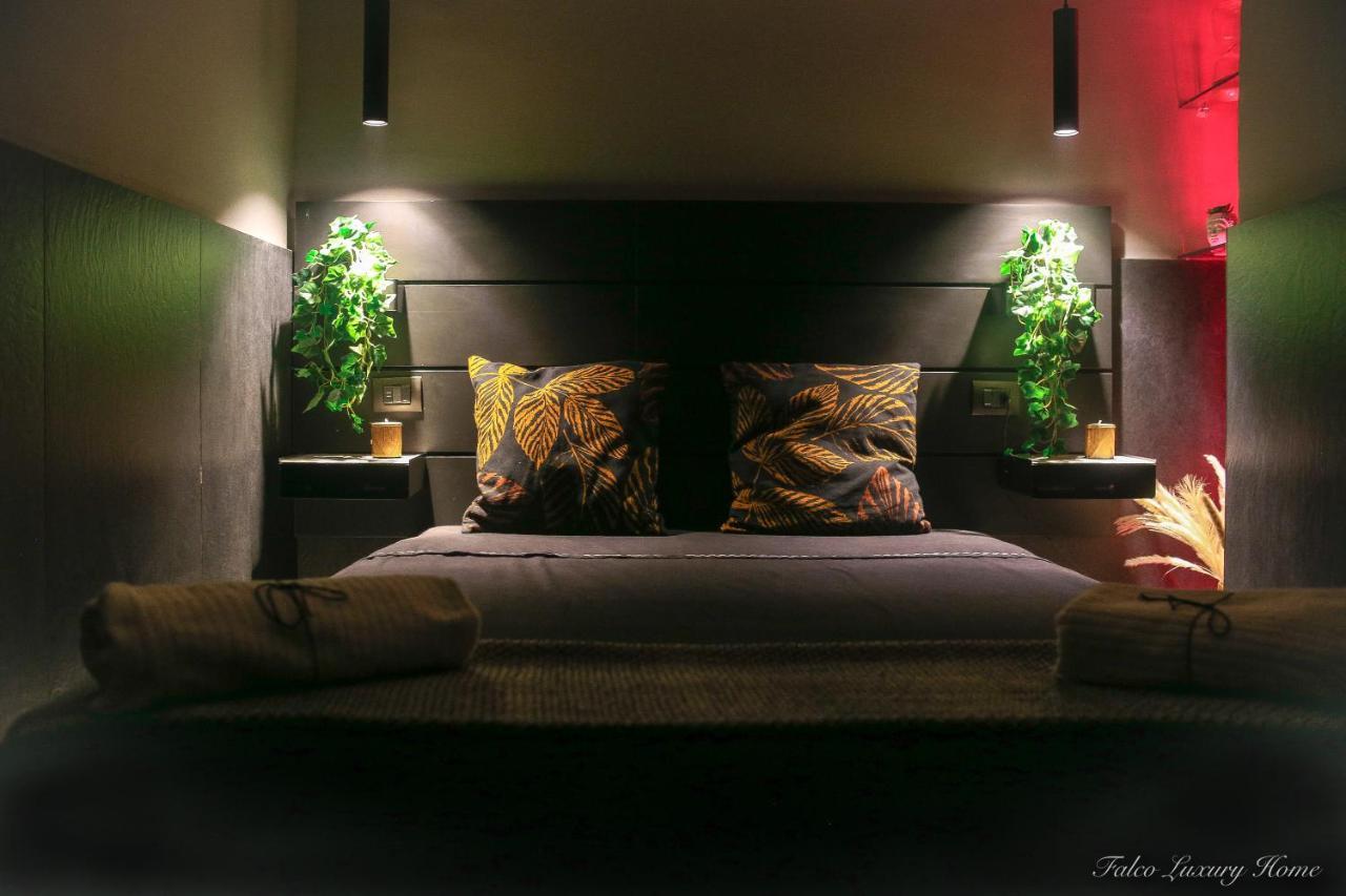 Falco Luxury Home เนเปิลส์ ภายนอก รูปภาพ